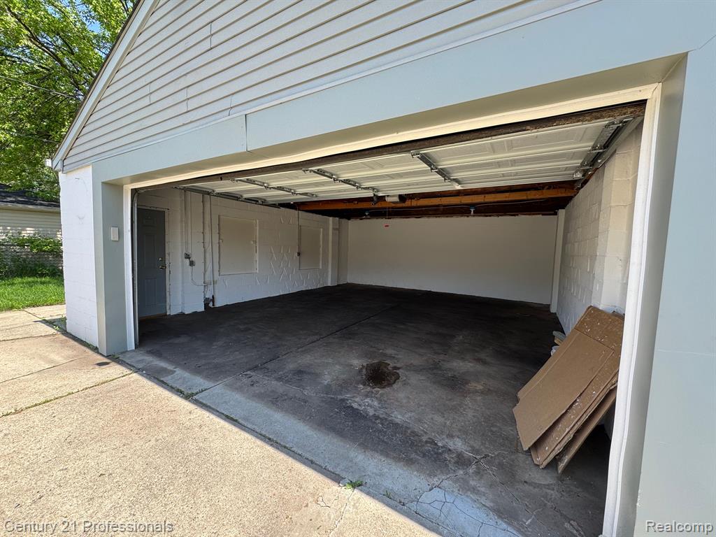 6908 BURNLY Street, Garden City, MI — Photo 25