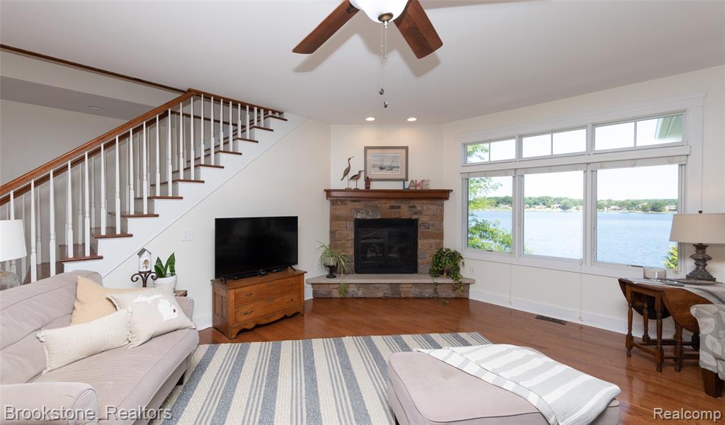 9317 Ridge Road, Goodrich Vlg, MI — Photo 24