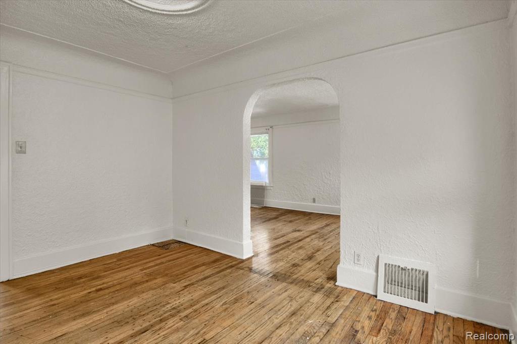 8335 Wisconsin Street, Detroit, MI 48204 — Photo 28