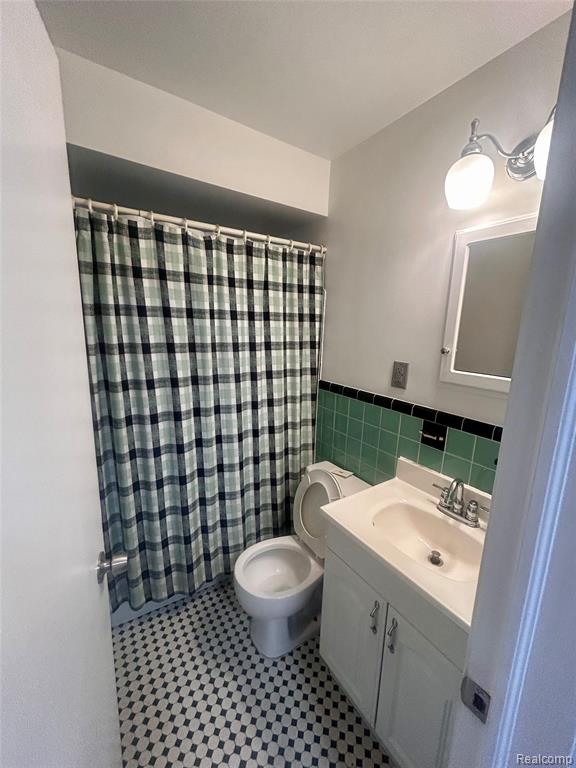 6881 N Vernon Street, Dearborn Heights, MI 48127 — Photo 11
