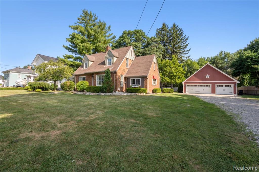 707 E Grand River Avenue, Fowlerville, MI 48836