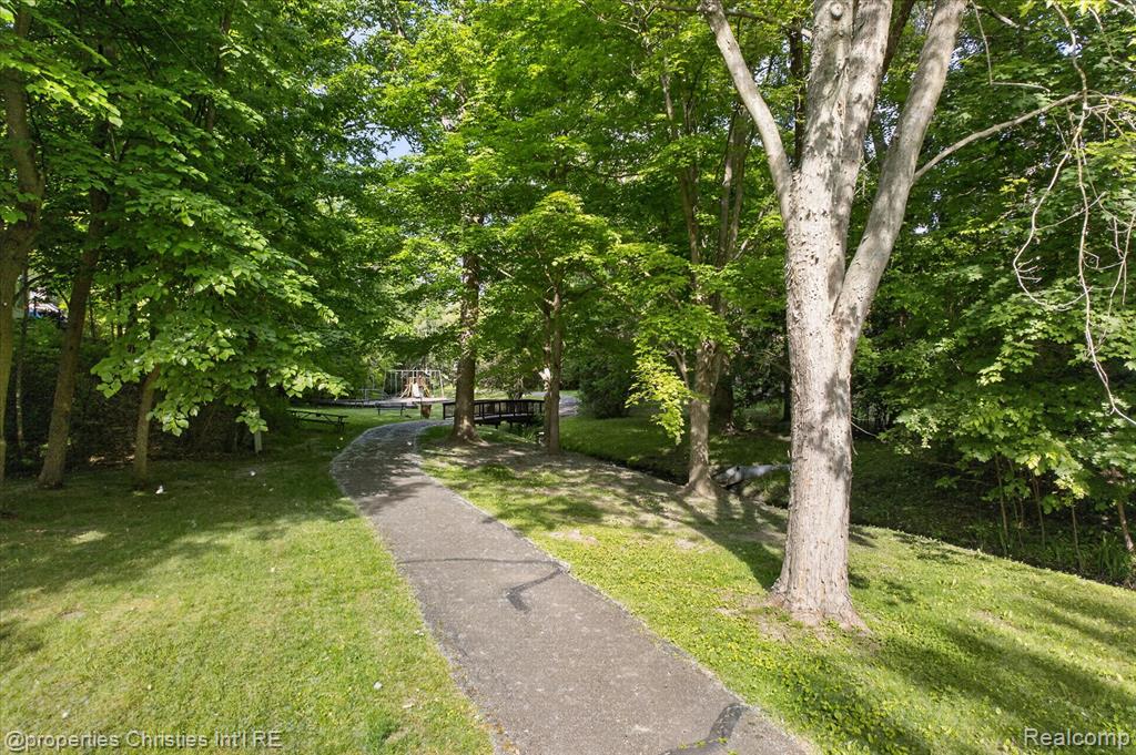 4352 Greenstown Drive, West Bloomfield, MI 48323 — Photo 73