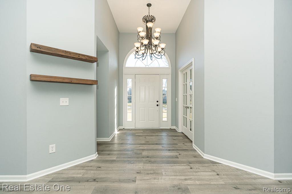 5635 Sheffield Drive, Clarkston, MI — Photo 2