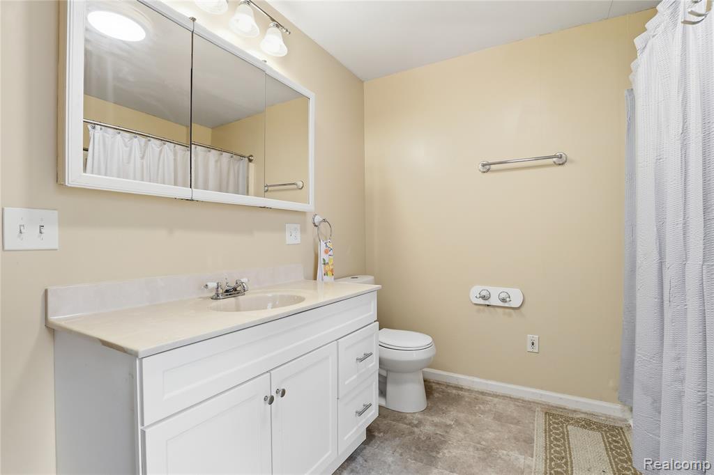 12463 W Lennon Road, Lennon Vlg, MI 48449 — Photo 40