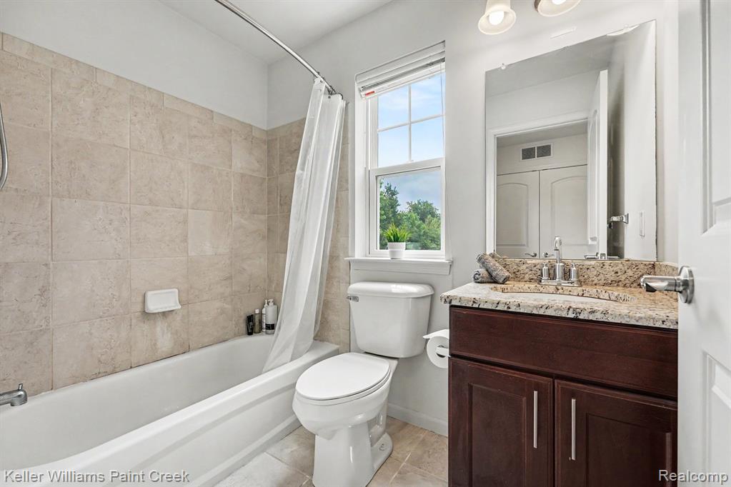 4923 Treeside Lane, Troy, MI 48098 — Photo 16