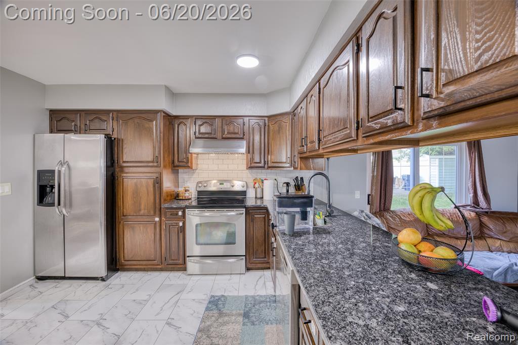 6631 Burnham Drive, Canton, MI 48187 — Photo 13