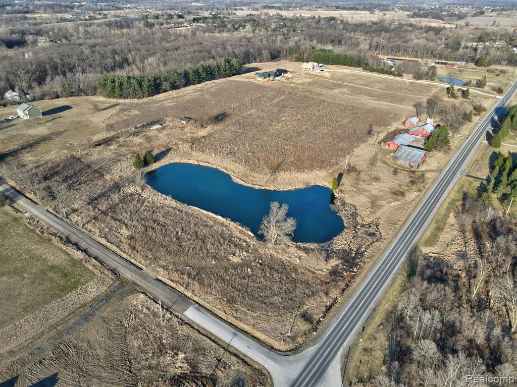 9485 irish Road, Goodrich Vlg, MI — Photo 3