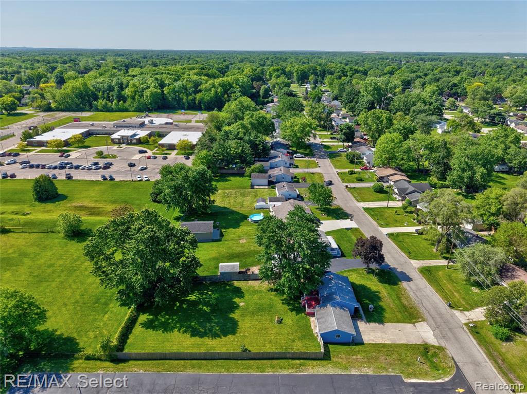 4075 Bristolwood Drive, Flint, MI 48507 — Photo 8
