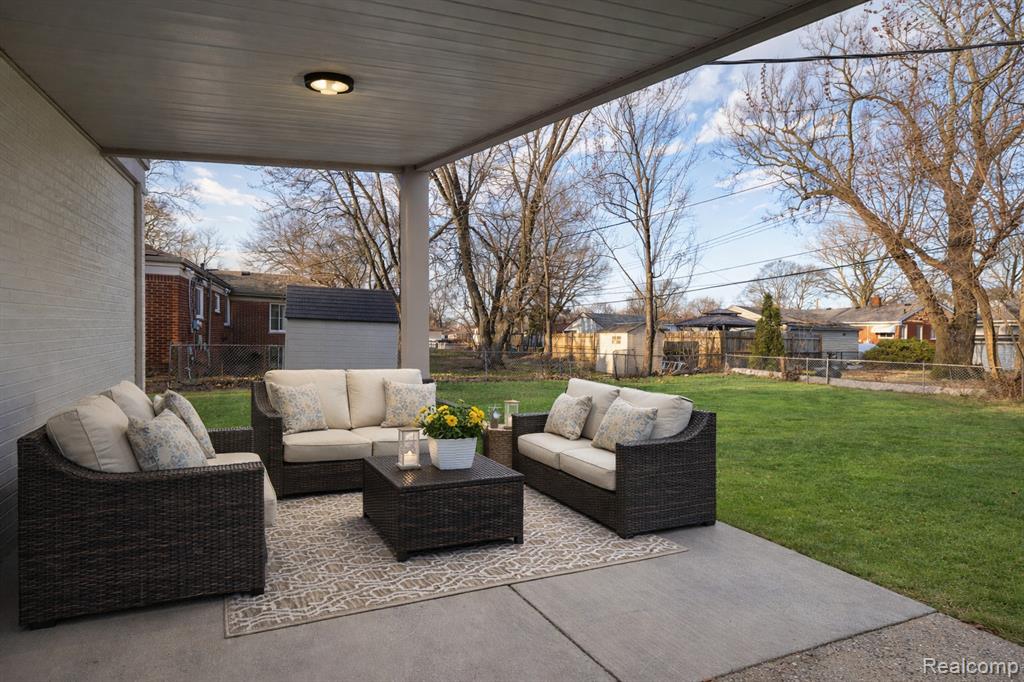 21930 Marlow Street, Oak Park, MI 48237 — Photo 32
