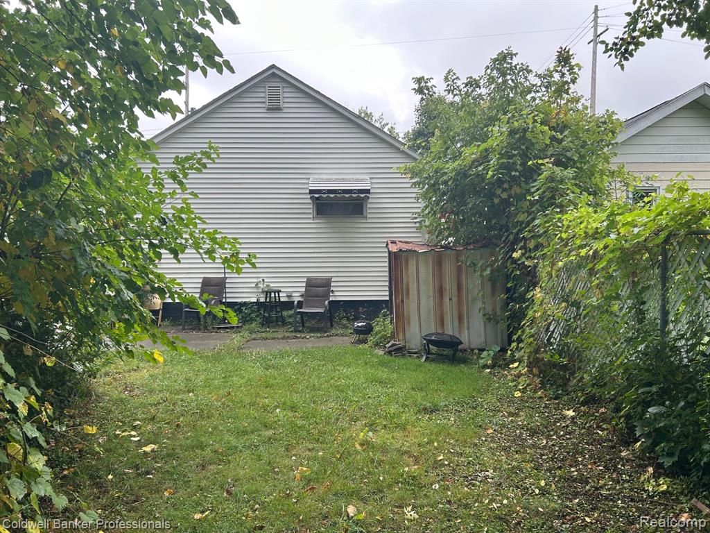 988 Barney Avenue, Flint, MI 48503 — Photo 5