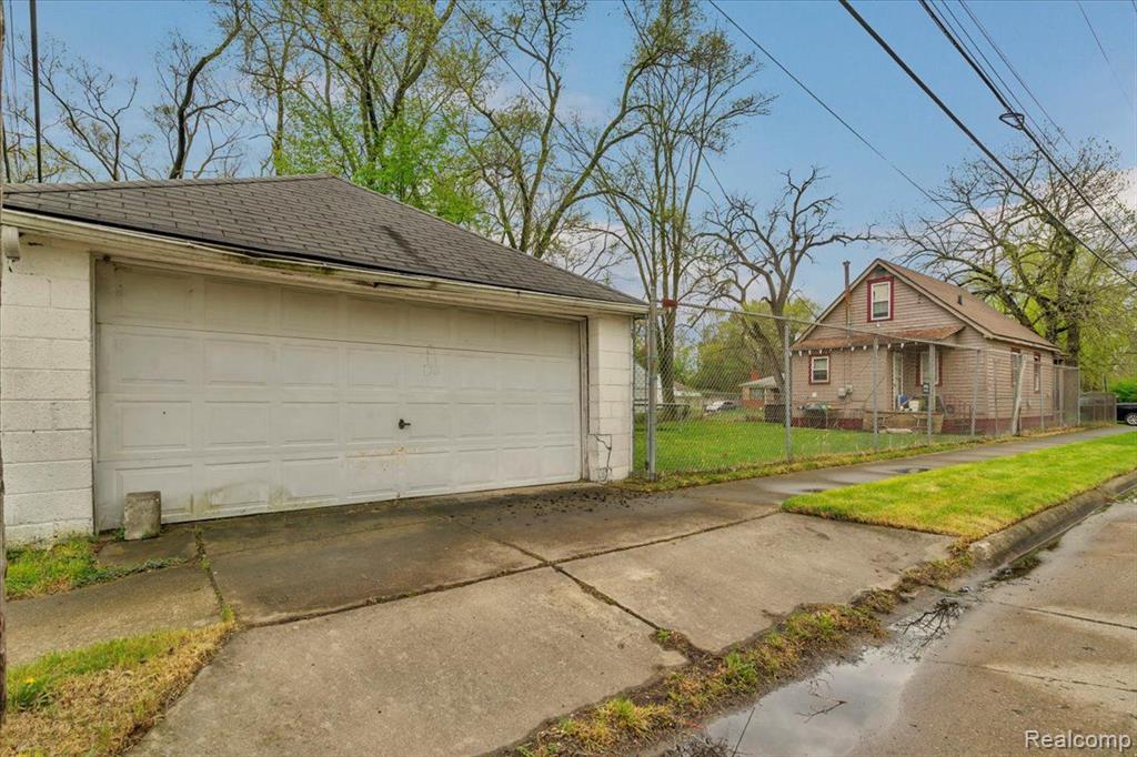 7556 SAINT MARYS Street, Detroit, MI 48228 — Photo 6