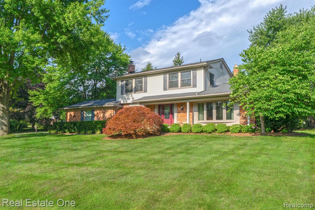 563 MILLSTONE Drive, Rochester Hills, MI 48309 — front exterior