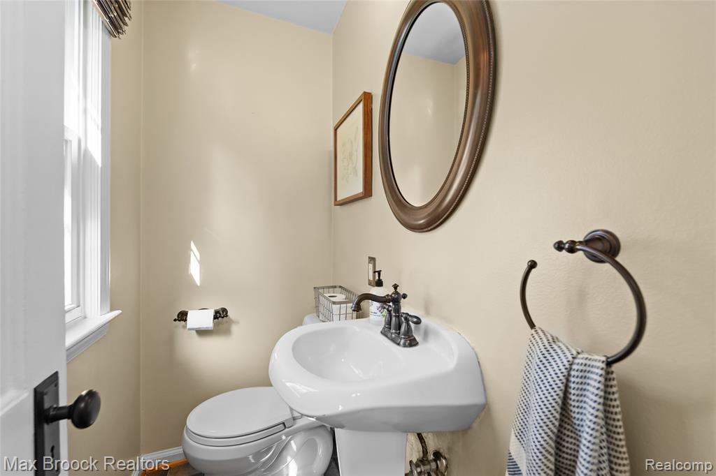 651 N Melborn Street, Dearborn, MI 48128 — Photo 9