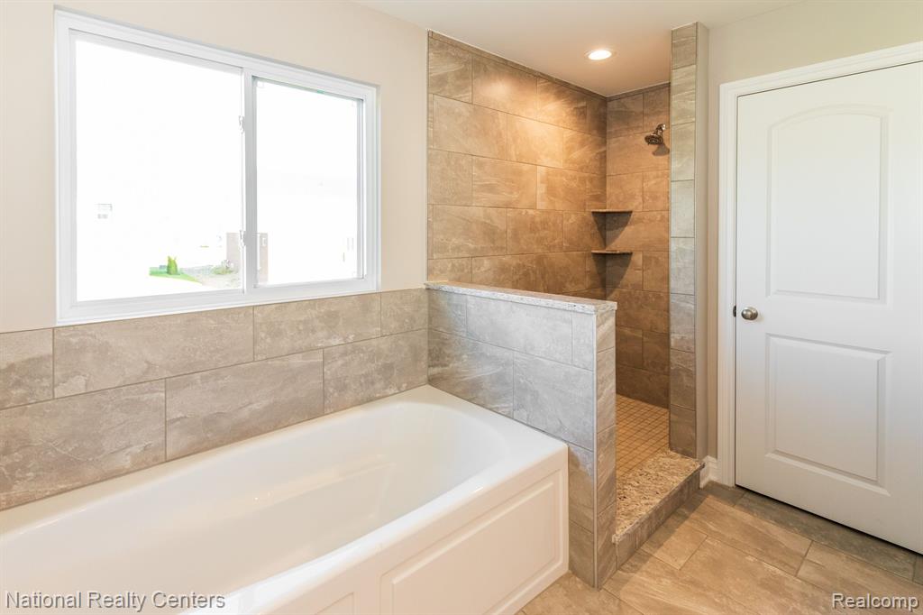 53188 Woodland Meadows Drive, Chesterfield, MI 48047 — Photo 17