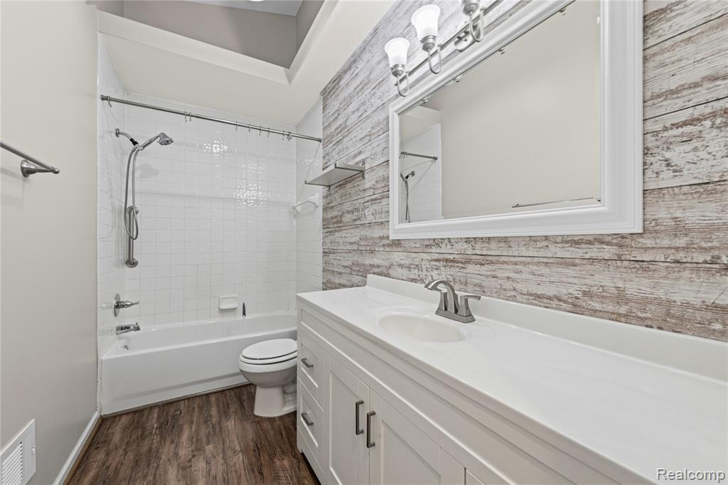 23351 Stiles Court, Brownstown, MI 48183 — Photo 15