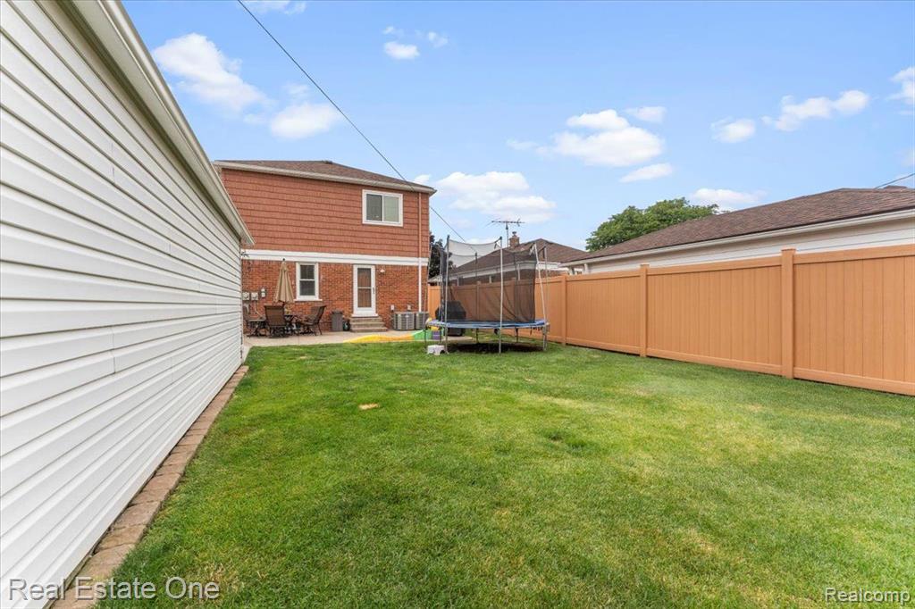 9671 STERLING Avenue, Allen Park, MI 48101 — Photo 39