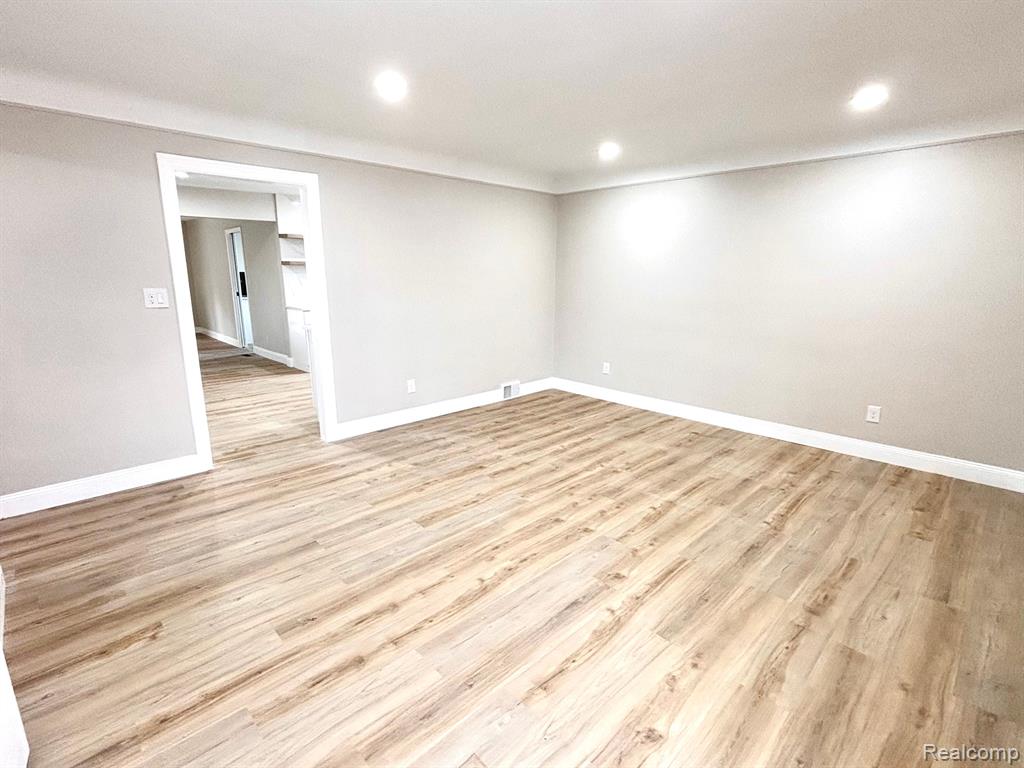 5246 MCKINLEY Road, Warren, MI 48091 — Photo 21