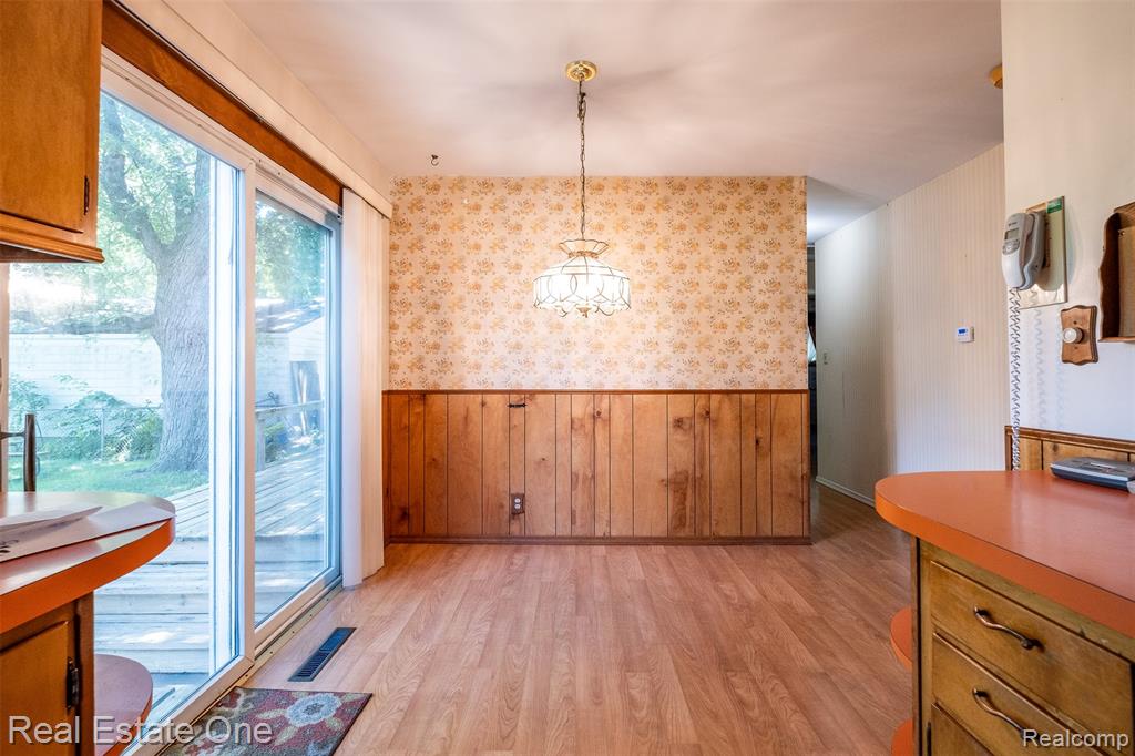 4217 Carmanwood Drive, Flint, MI 48507 — Photo 13