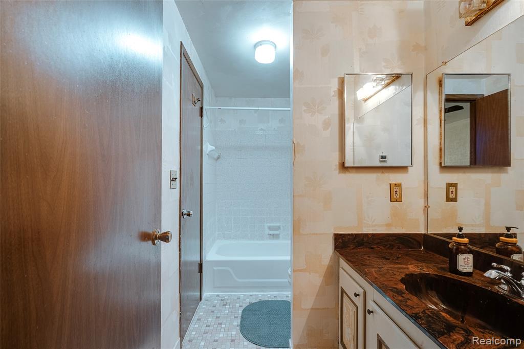 22857 Cranbrooke Drive, Novi, MI — Photo 27