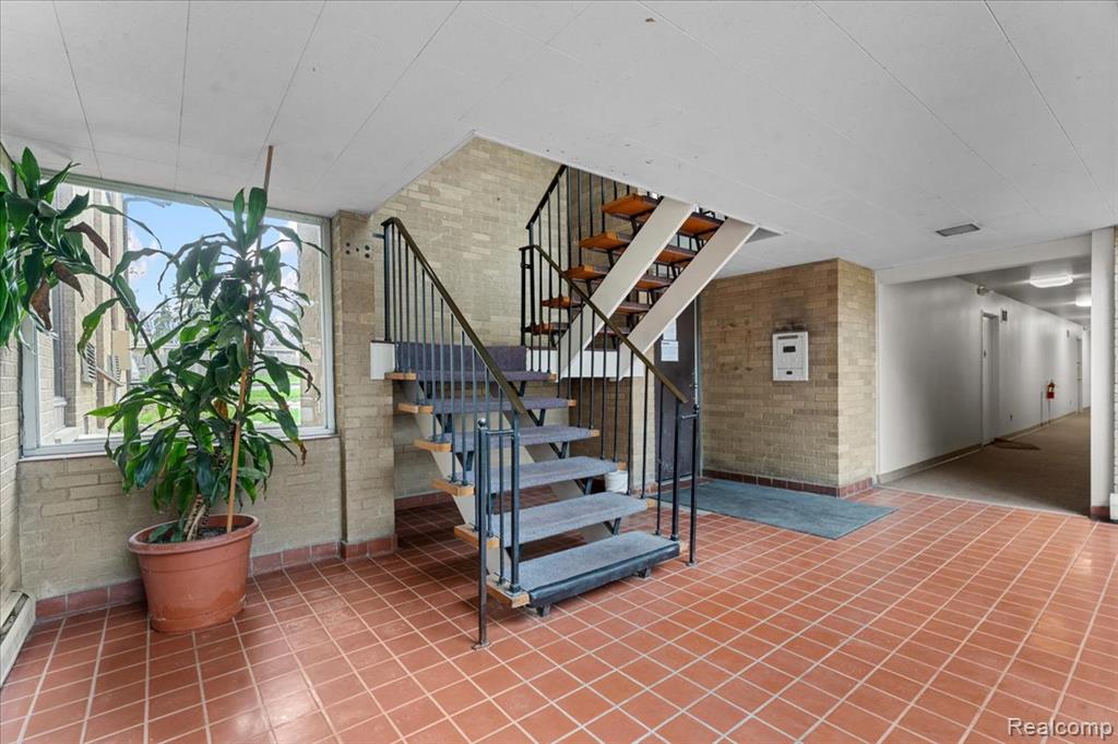 1545 CHERBONEAU, Detroit, MI 48207 — Photo 8