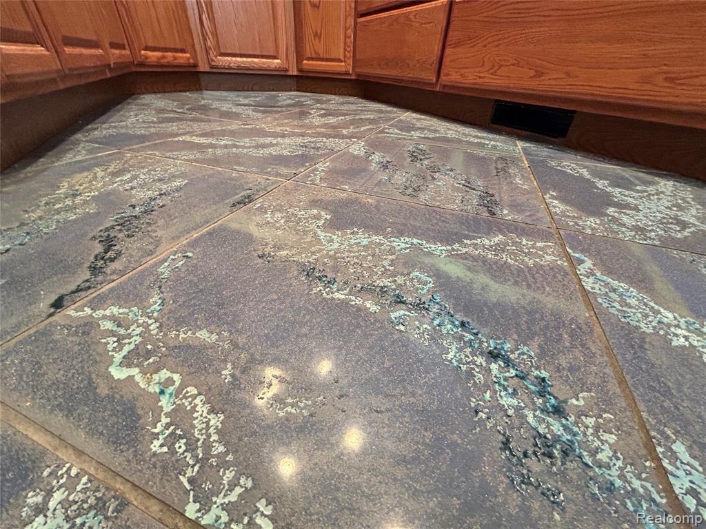 5041 Vista Bay Trail, Goodrich Vlg, MI — Photo 12