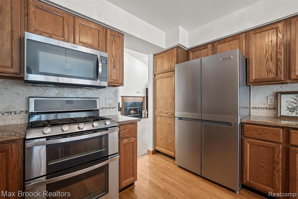 42738 Matthew Drive, 47, Sterling Heights, MI 48313 — Photo 14