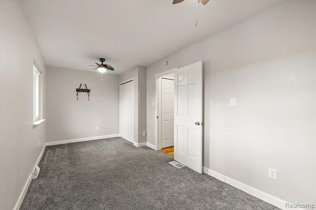 7291 Parkwood Drive, Fenton, MI 48430 — Photo 32