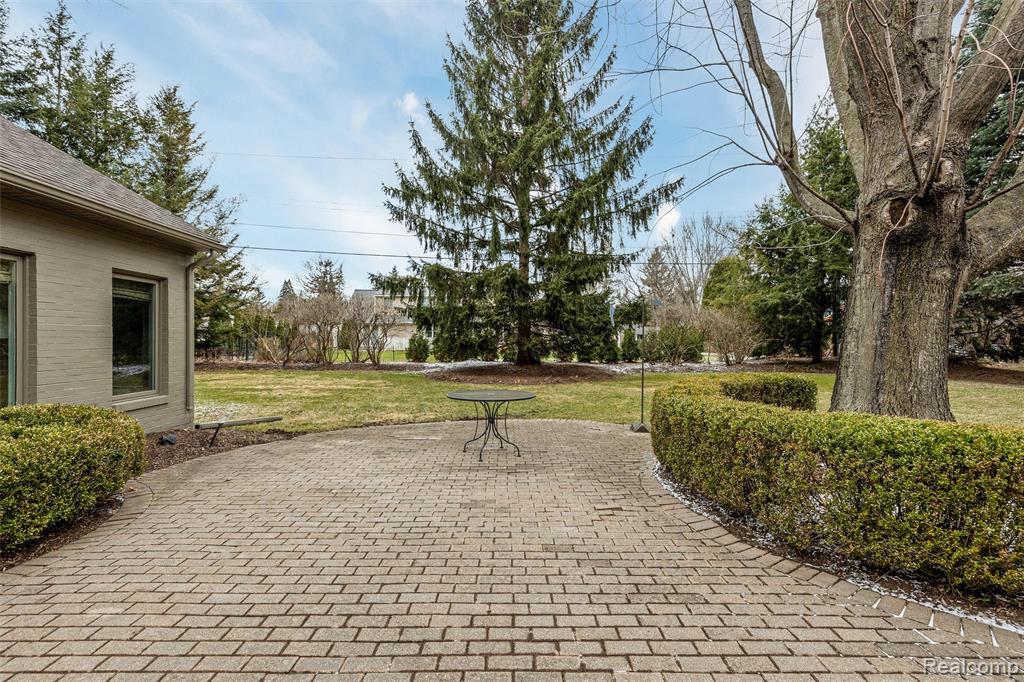 6183 Lantern Lane, Bloomfield Hills, MI 48301 — Photo 20