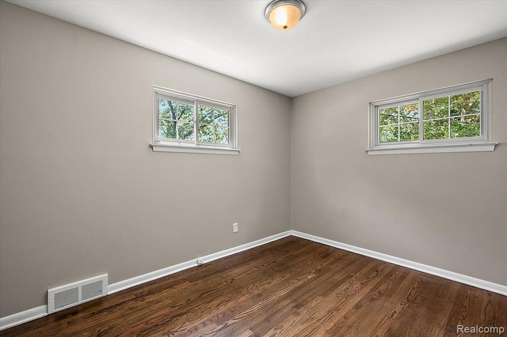 754 S Webik Avenue, Clawson, MI — Photo 45