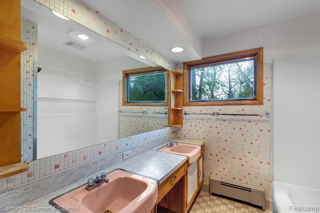 5590 VREELAND Road, Ann Arbor, MI 48105 — Photo 3