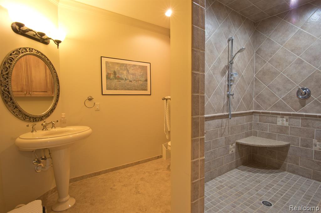 755 MAJESTIC, Rochester Hills, MI 48306 — Photo 47