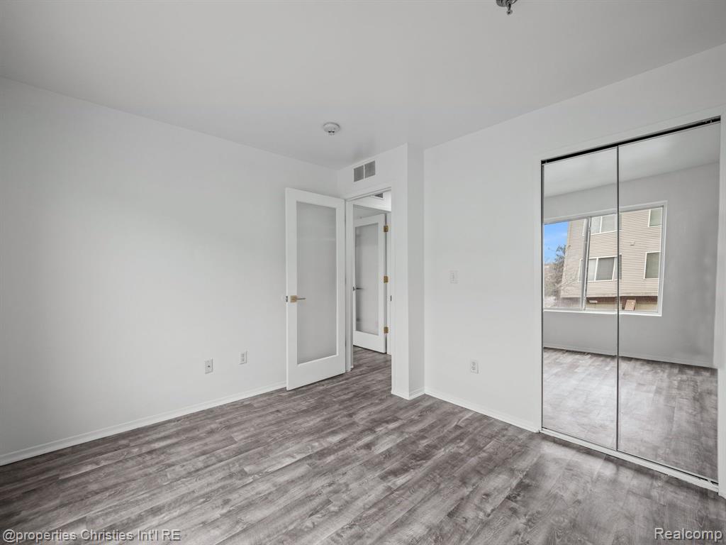 23206 CORNERSTONE VILLAGE Drive, Southfield, MI 48075 — Photo 15