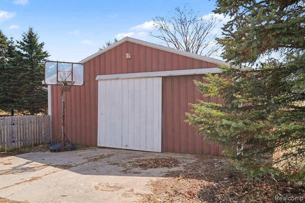 5912 Falkenbury Road, North Branch, MI 48461 — Photo 25