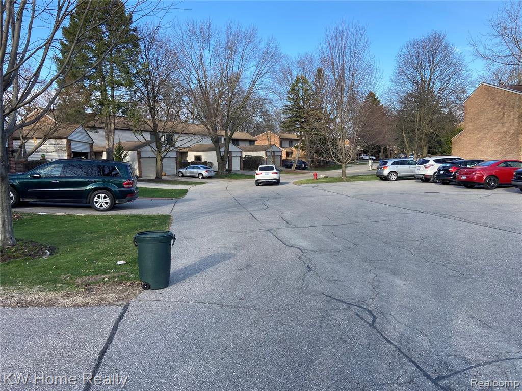 1110 Willow Grove Court, Rochester, MI 48307 — Photo 18
