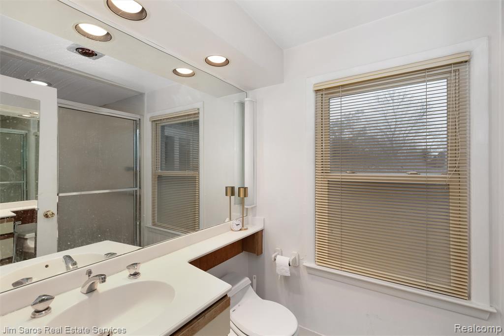 20114 Fairway Drive, Grosse Pointe Woods, MI 48236 — Photo 18