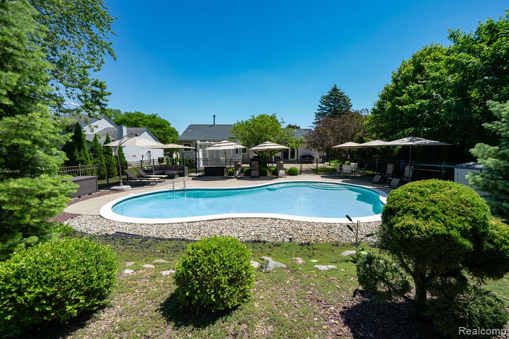 24729 SARAH FLYNN, Novi, MI — Photo 19