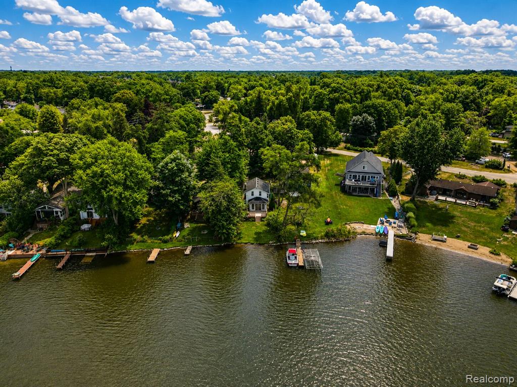 9322 Cedar Island Road, White Lake, MI
