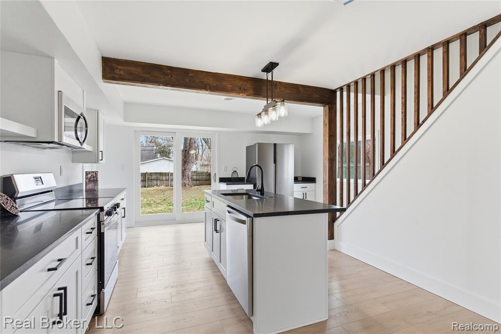 6351 Beth, Brighton, MI 48116 — Photo 18