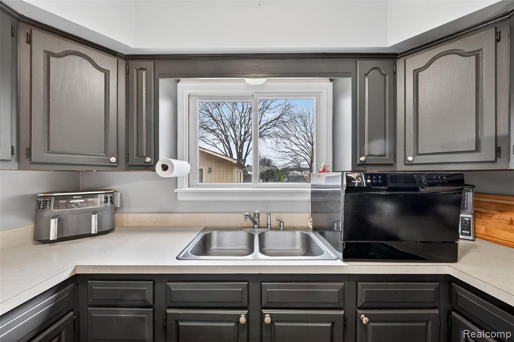 31674 Grove, Fraser, MI 48026 — Photo 17