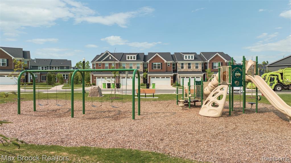 43474 CHANCELLOR Lane SE, Novi, MI — Photo 38
