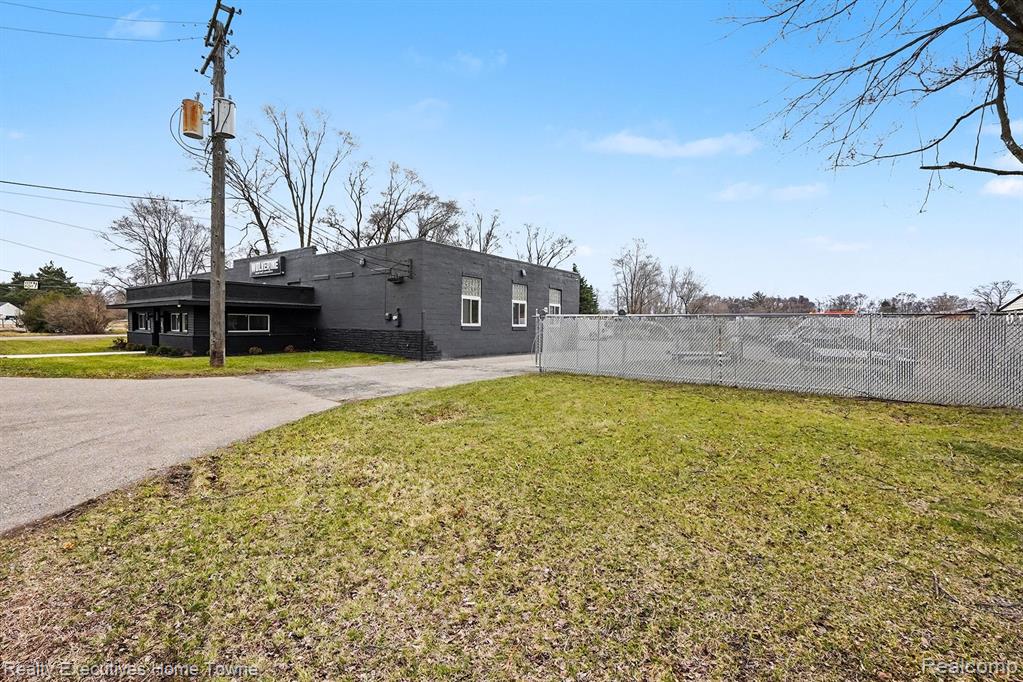 5650 Jamestown Road, Shelby Twp, MI 48317 — Photo 4