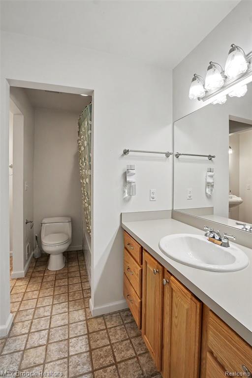 9843 Oak Valley Drive, Clarkston, MI 48348 — Photo 28