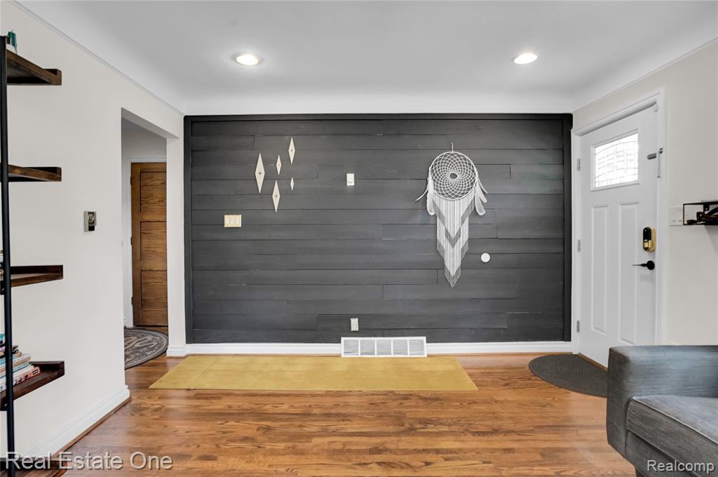 705 N Dorchester Avenue, Royal Oak, MI 48067 — Photo 7