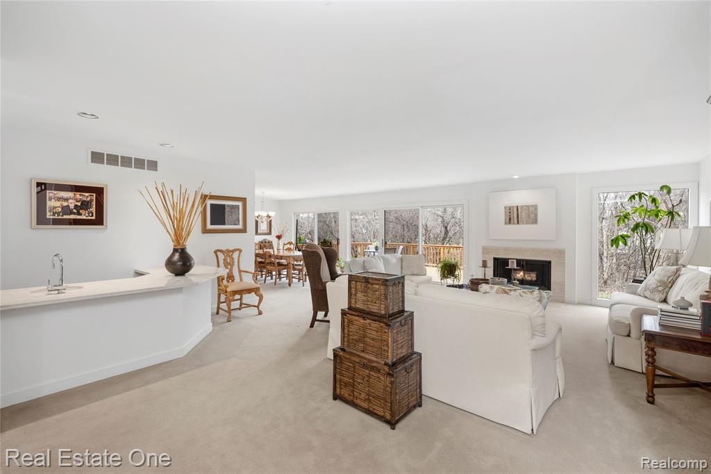 7026 Daventry Woods Drive, West Bloomfield, MI — Photo 8