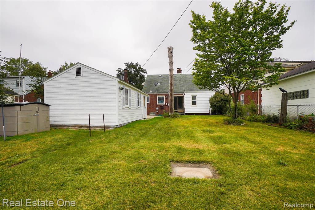 604 KINGSBURY Avenue, Dearborn, MI 48128 — Photo 18