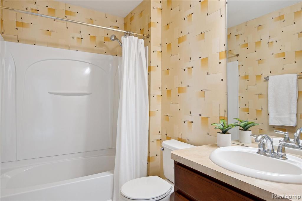 1902 PADDOCK Lane, Canton, MI 48188 — Photo 27