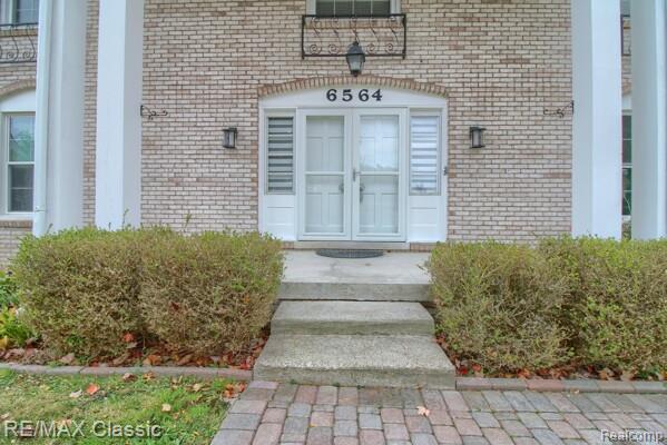 6564 Alderley Way Court, West Bloomfield, MI — Photo 2
