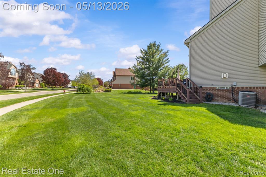 2057 Warbler Court, Commerce Twp, MI 48382 — Photo 36