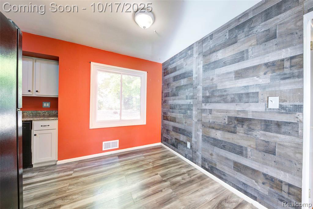 838 Westwood Drive, Fenton, MI 48430 — Photo 9