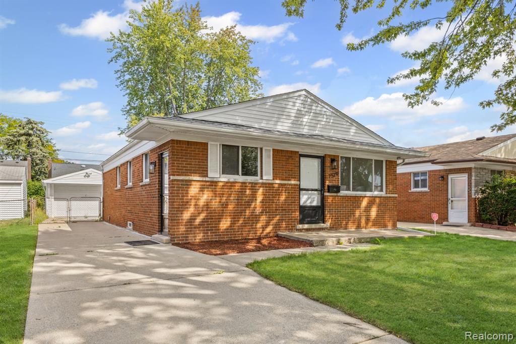 7519 Superior, Center Line, MI 48015 — Photo 3